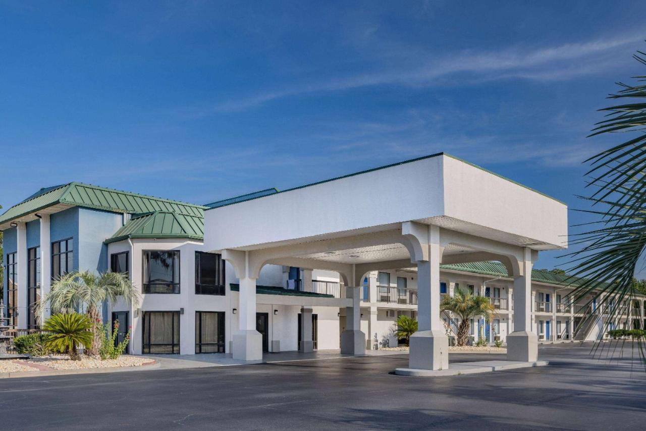 Days Inn & Suites By Wyndham Savannah Midtown Kültér fotó
