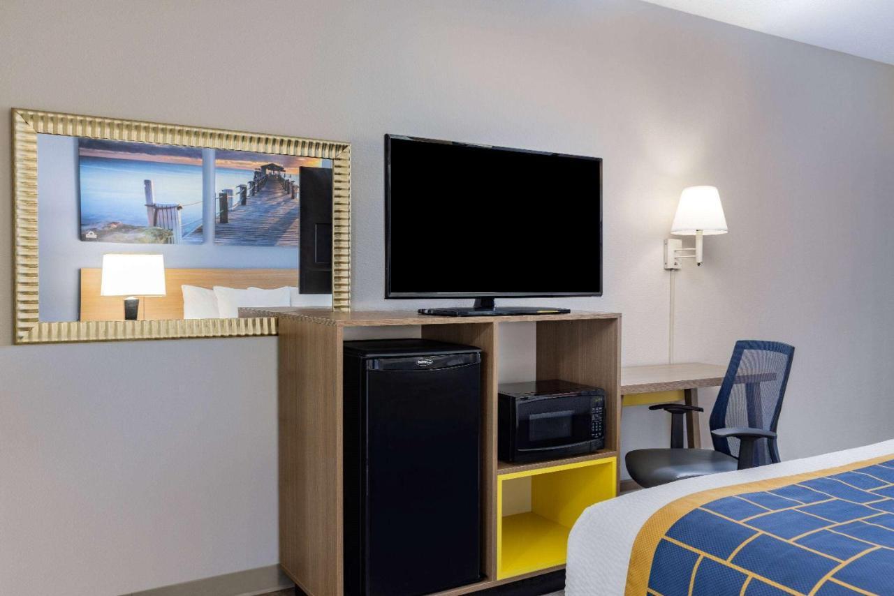 Days Inn & Suites By Wyndham Savannah Midtown Kültér fotó