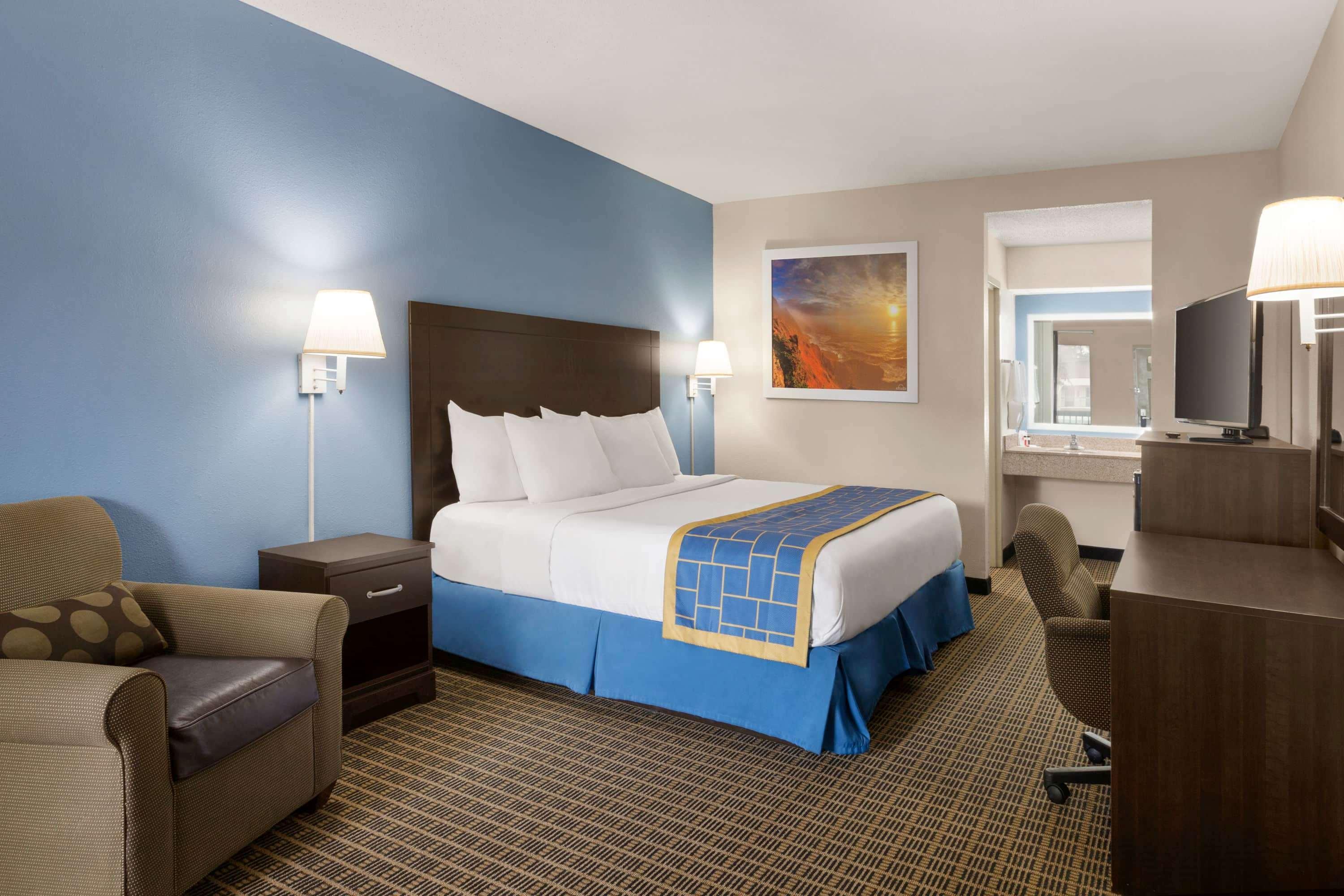 Days Inn & Suites By Wyndham Savannah Midtown Kültér fotó
