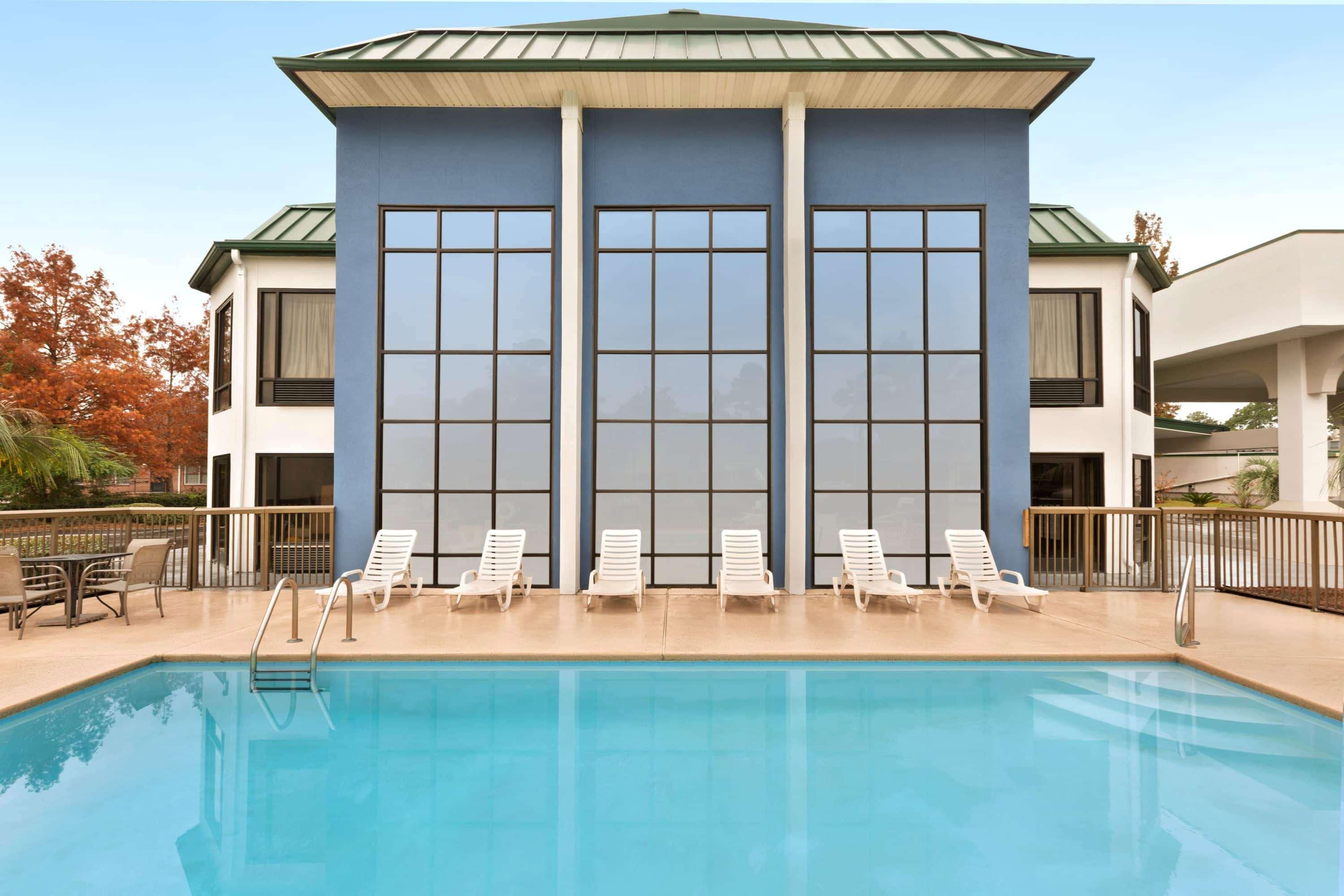 Days Inn & Suites By Wyndham Savannah Midtown Kültér fotó