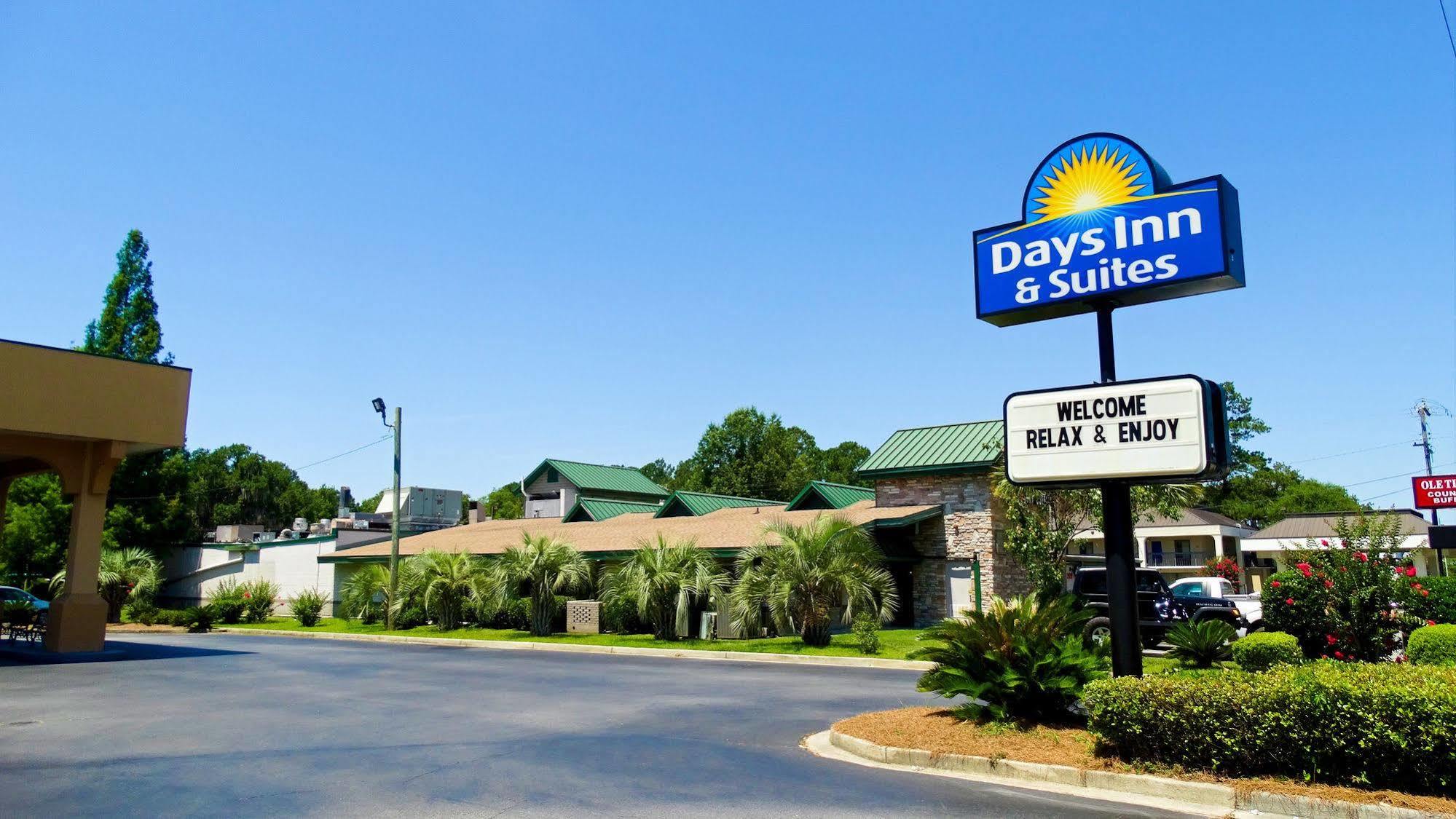 Days Inn & Suites By Wyndham Savannah Midtown Kültér fotó