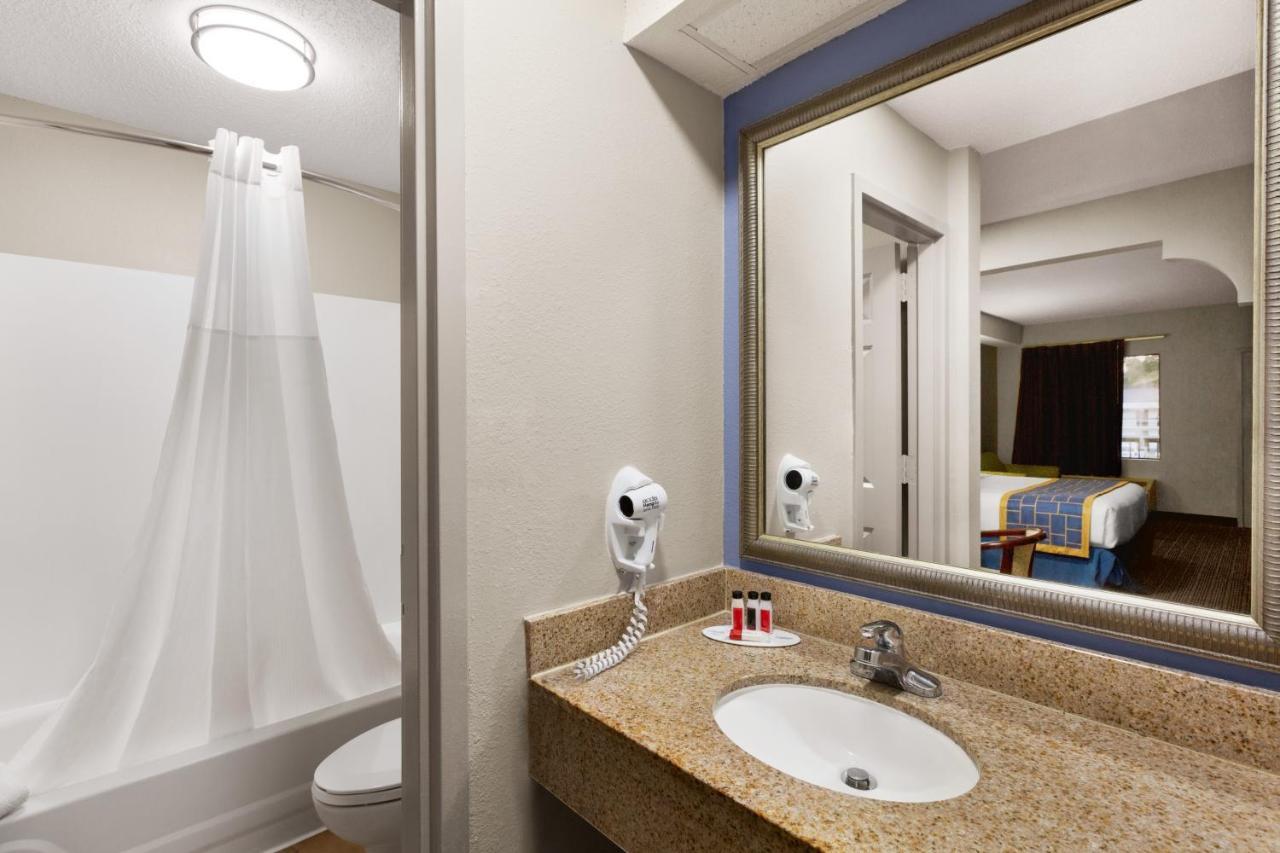 Days Inn & Suites By Wyndham Savannah Midtown Kültér fotó